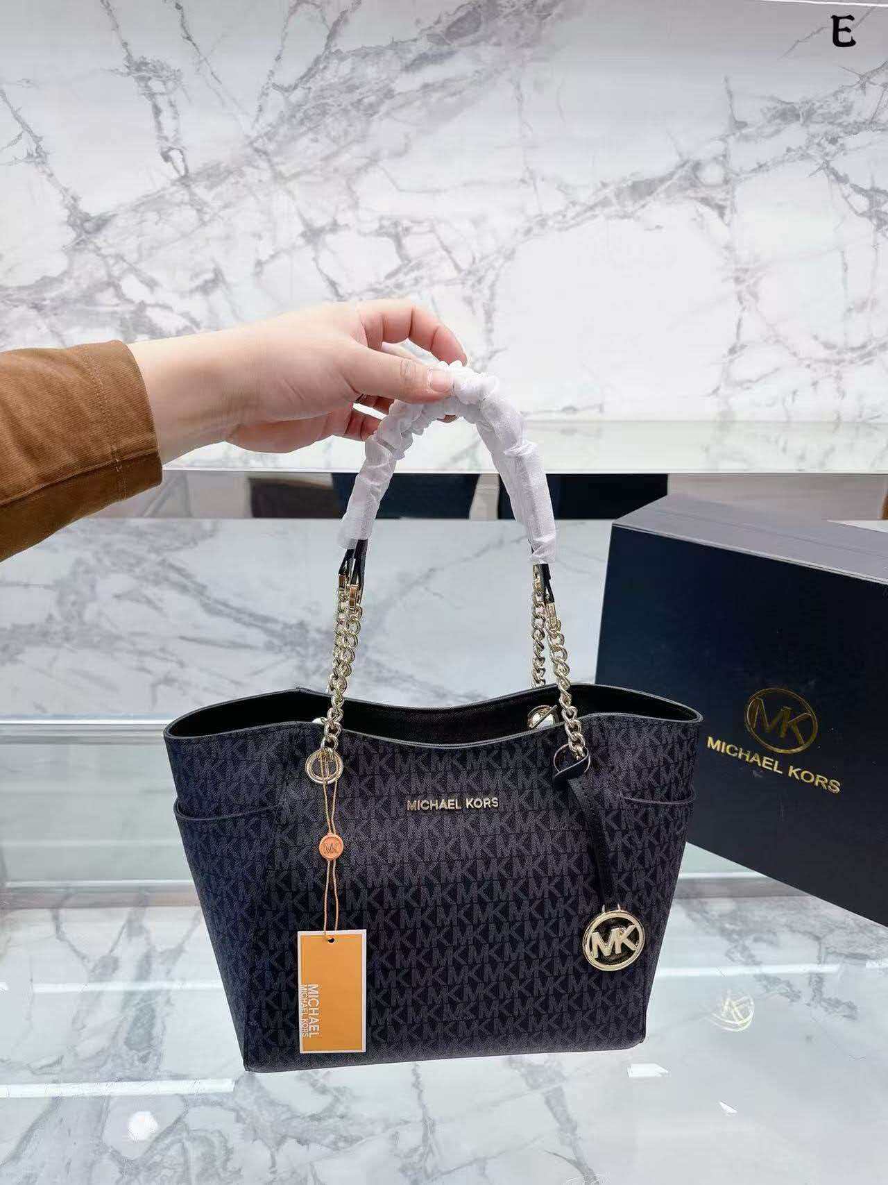 Michael Kors Jet Set 2026 Yeni - Women'S Bags Michael Kors incelemesi ve fiyatı