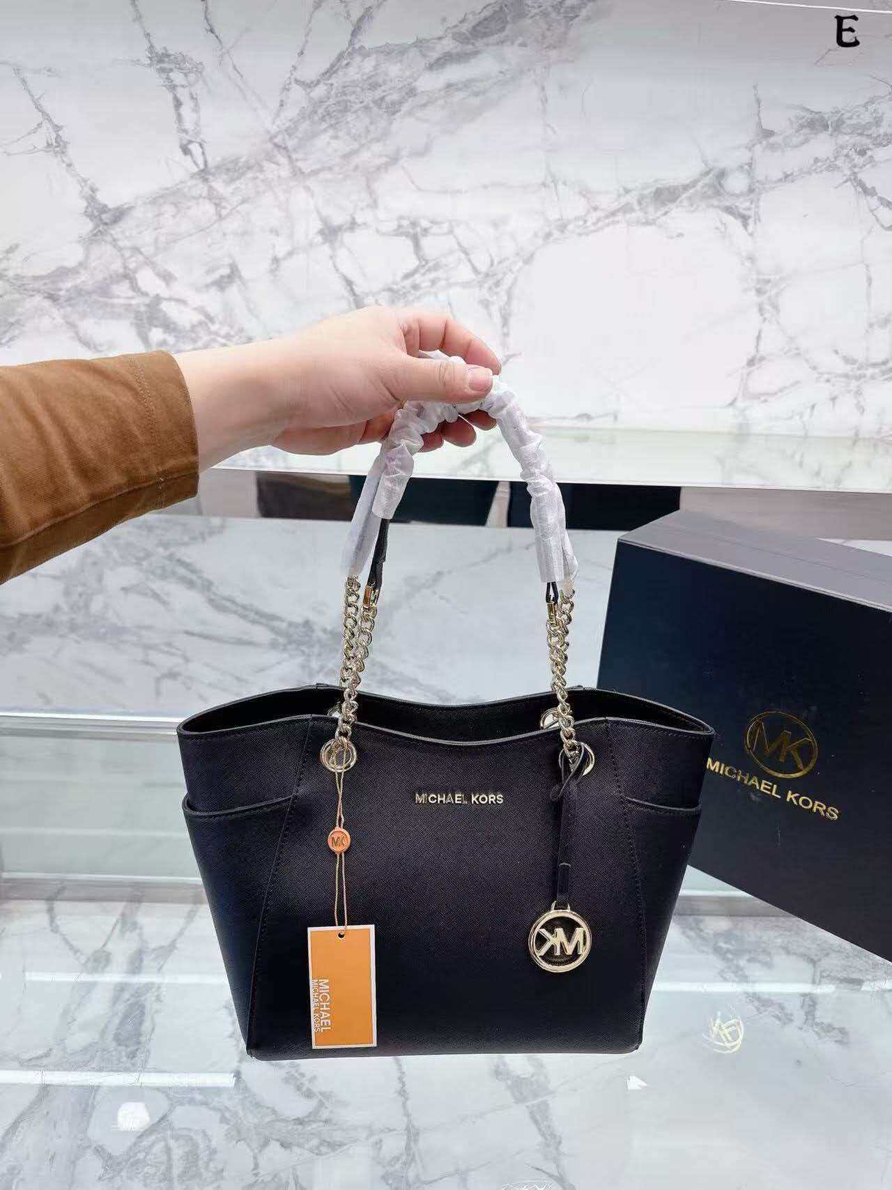 Michael Kors Jet Set 2026 Yeni - Women'S Bags Michael Kors incelemesi ve fiyatı